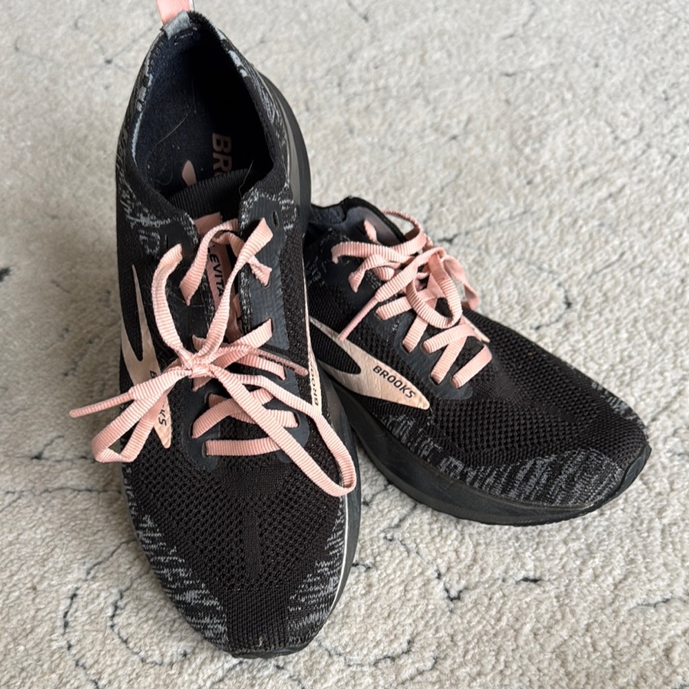 Brooks Women's Black and Pink Athletic Running Shoes